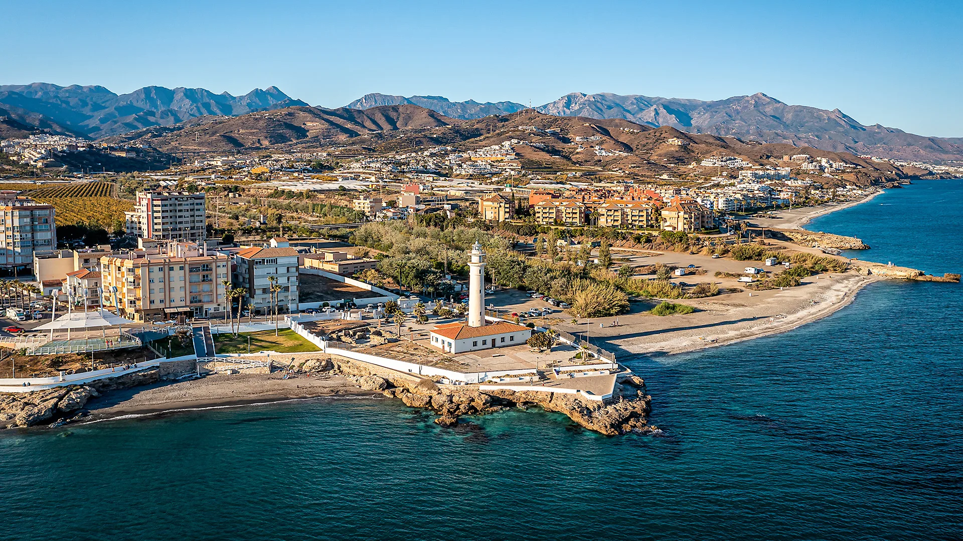 El 81% de los comercios de proximidad andaluces se beneficia del alquiler vacacional